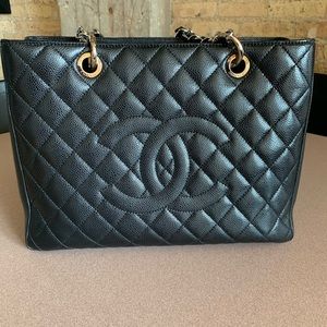 Chanel caviar quilted grand shopping tote GST
